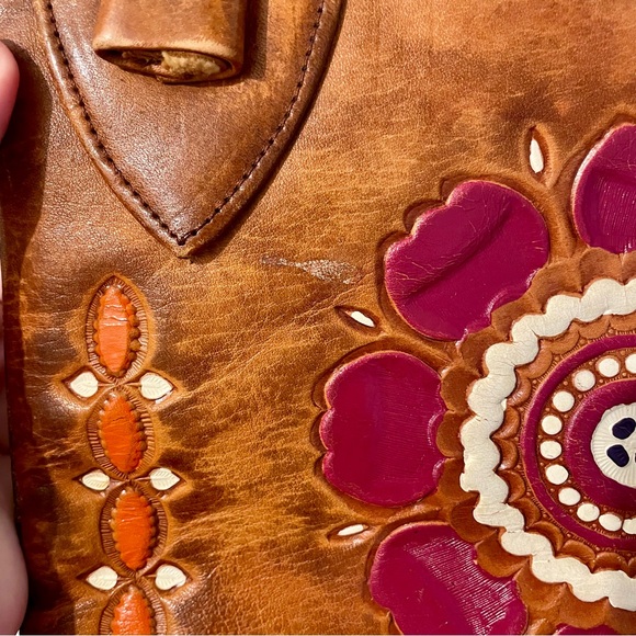 Vintage Mexican Leather Tooled Boho Purse Brightly Painted Flowers Lacing 70’s - Picture 13 of 16